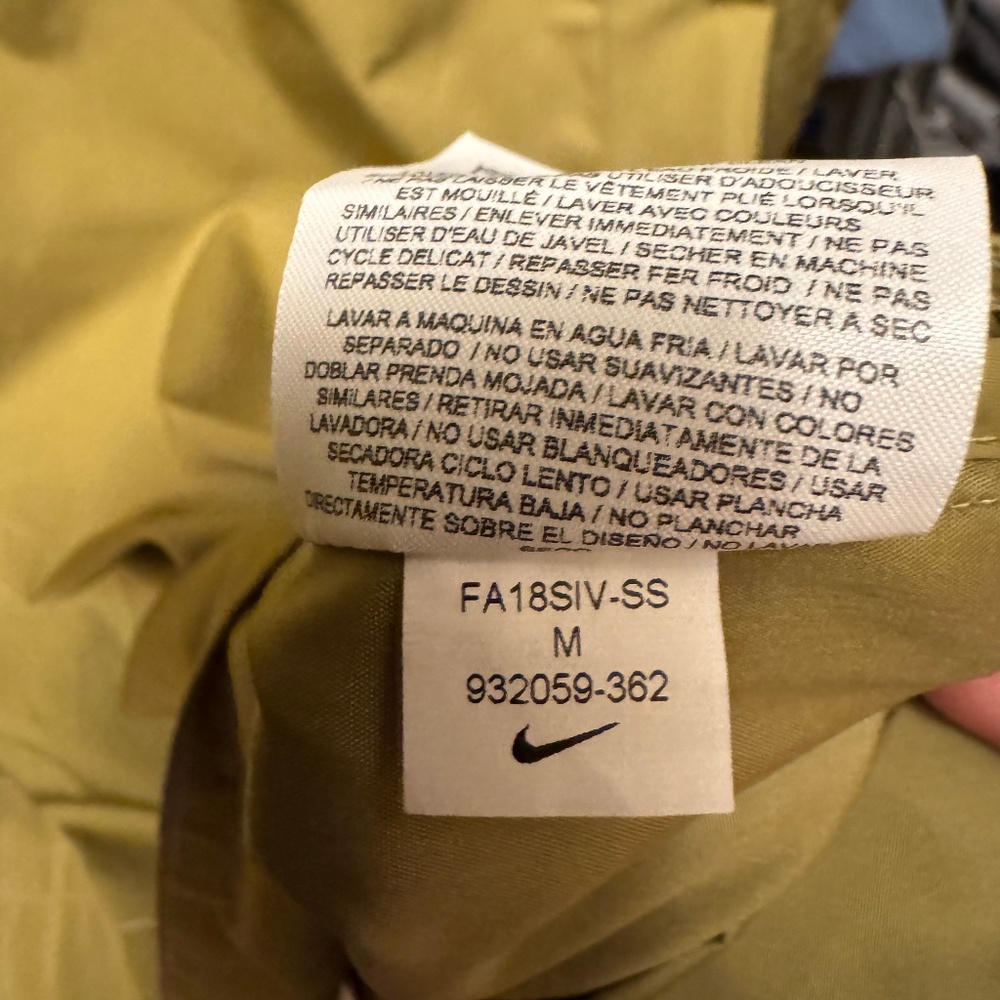 Nike Sportswear Women's Windrunner Shield Parka NWT - Picture 9 of 14